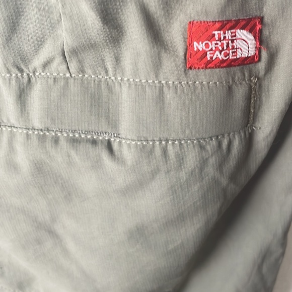 The north face bermuda shorts size 6 - Picture 9 of 9